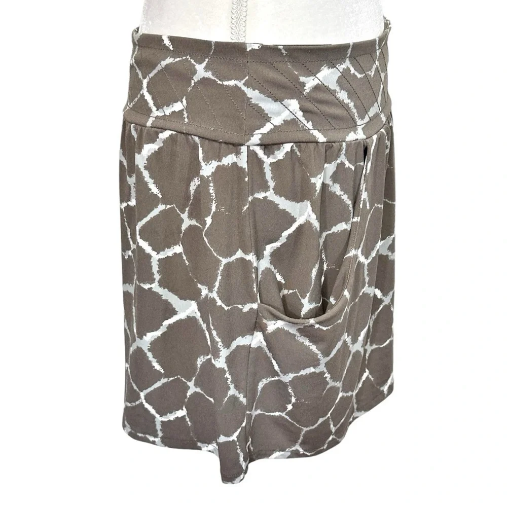🌸Banana Republic- Gray Giraffe Print Short Skirt w/ Pockets - Size S